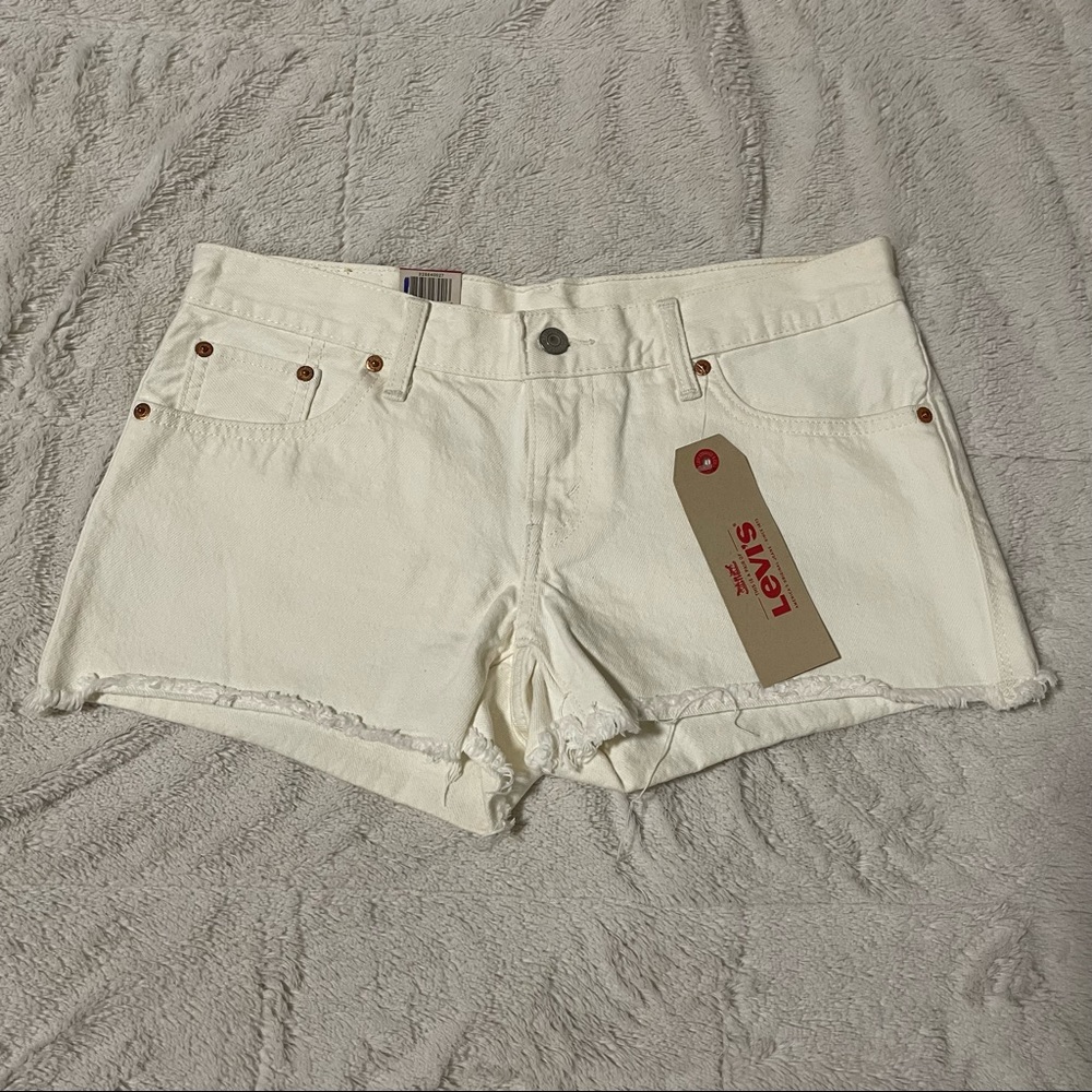 NWT Levi's Shortie Shorts / Size 28